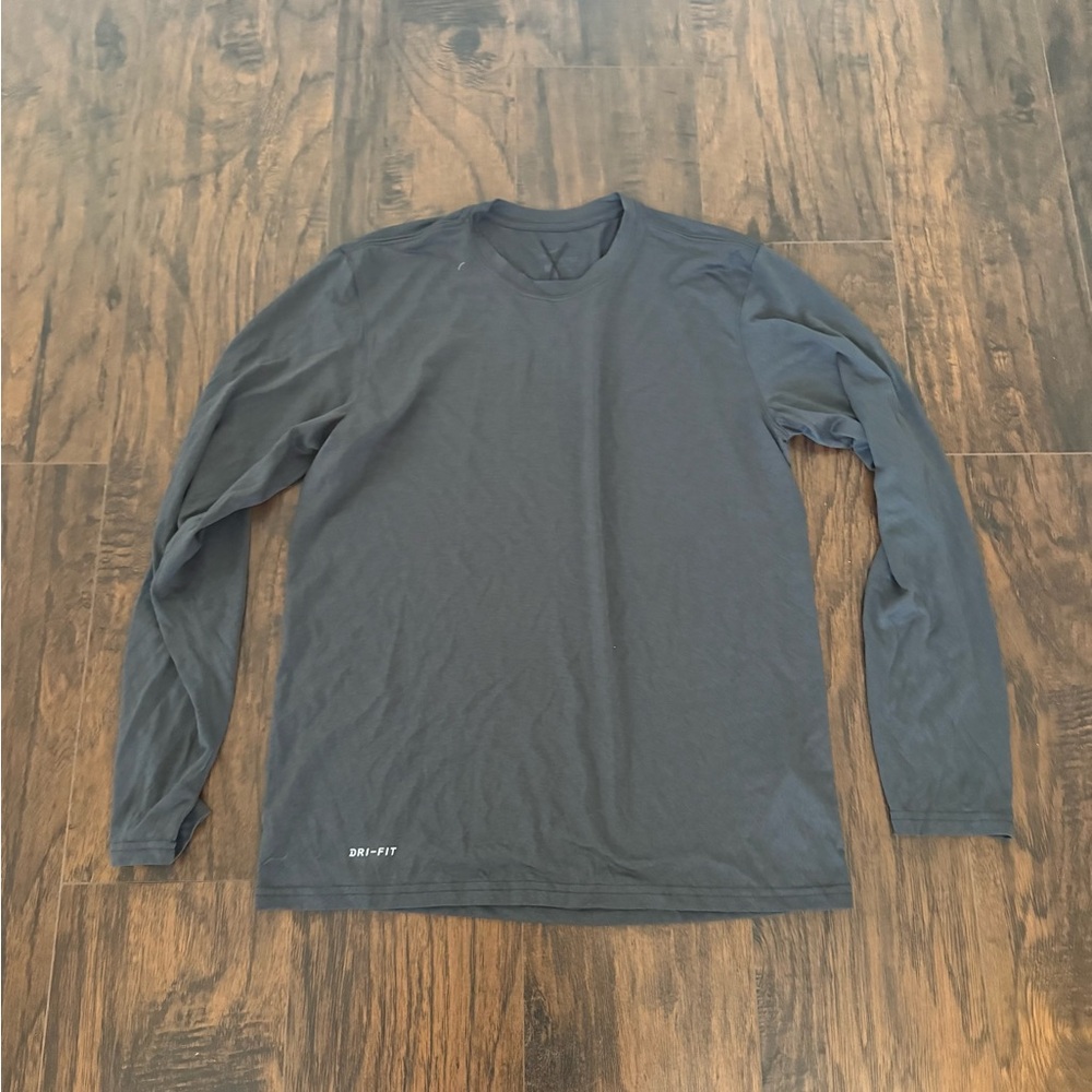 Nike men’s new long  sleeve shirt